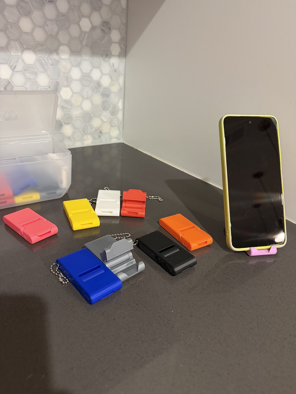 Keychain Phone Stand - Picture 4 of 5